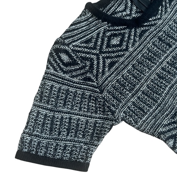 2/$18 ❤️ LOVE MARKS Geometric Patterned Black and White Sweater Dress Sz S - Picture 3 of 7